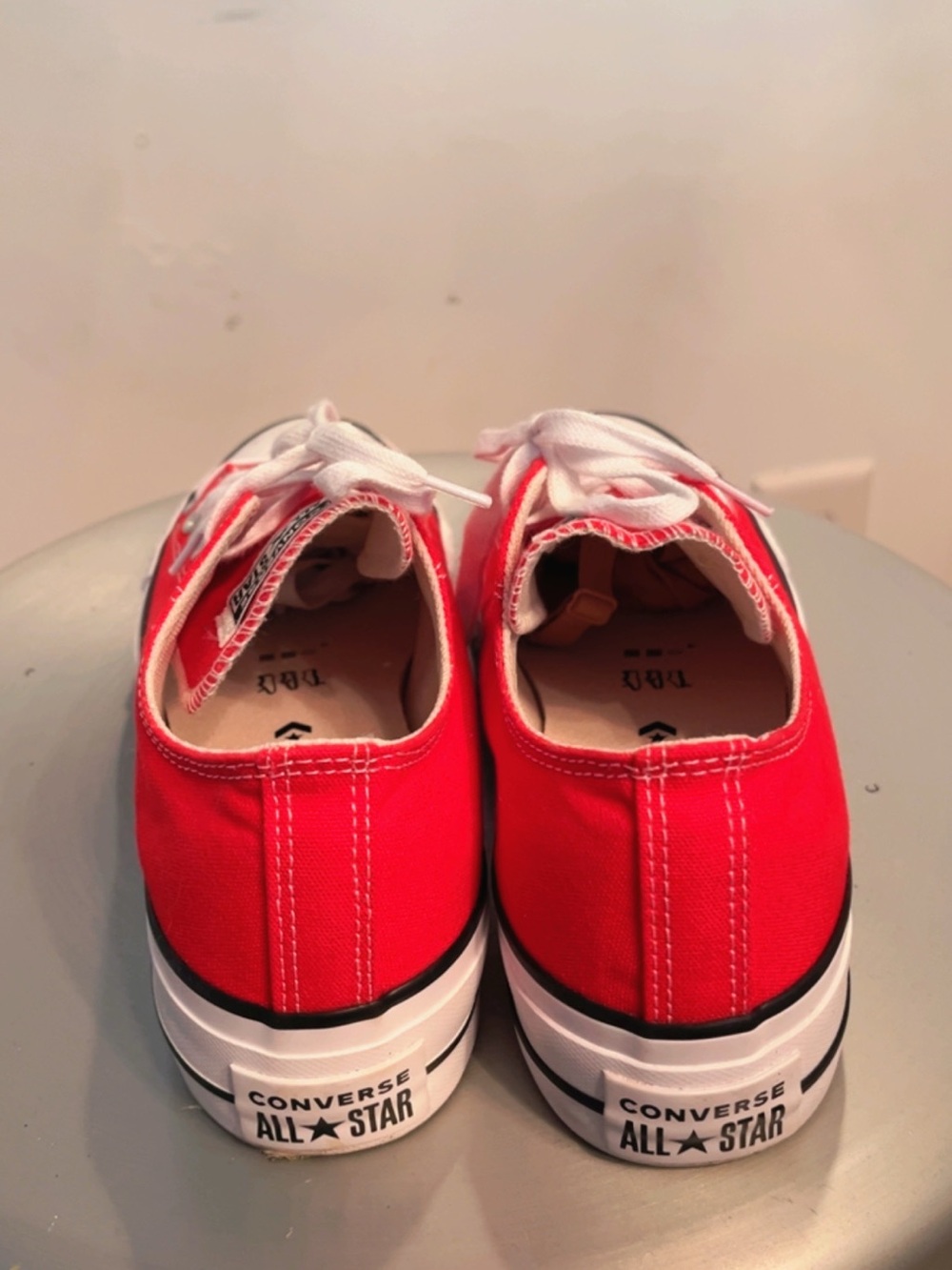 Converse Chuck Taylor All Star Low Top Red Canvas Sneakers Women’s Size 8 NWOT - Picture 6 of 8